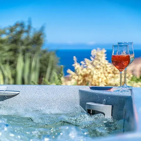 - Ocean Front Nella With Seaview And Private Whirlpool Apartment *
