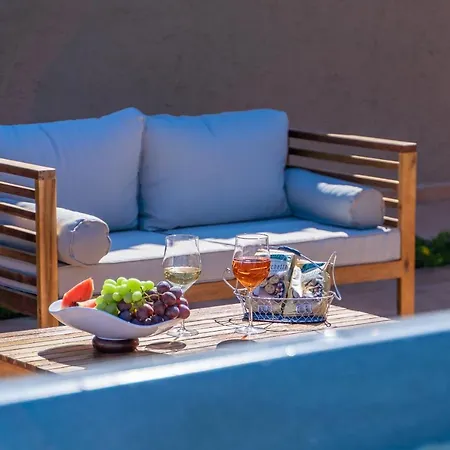 - Ocean Front Nella With Seaview And Private Whirlpool Apartment